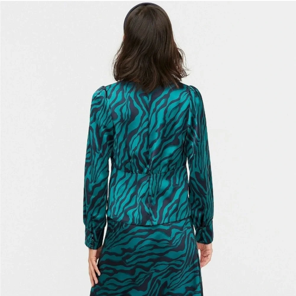 NWT J. Crew | Green Black Zebra Print Long Sleeve Button Front Side Zip Blouse 6